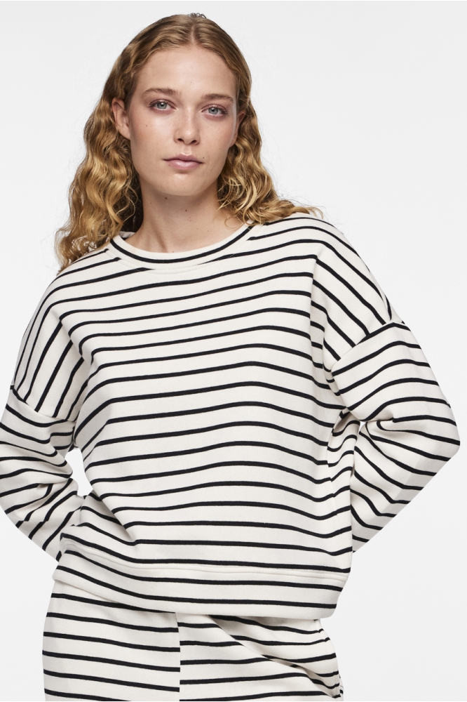 PCCHILLI LS SWEAT STRIPES NOOS BC 17146886 CLOUD DANCER/BLACK